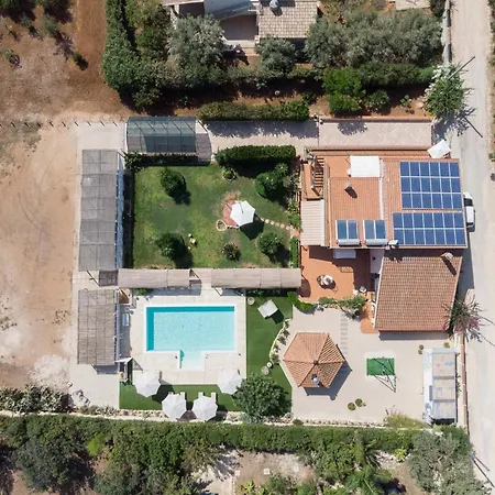 펜션 Angenehmes Haus Mit Privatem Pool By Interhome